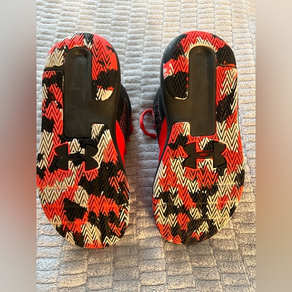 Under Armour shoes boys - Picture 8 of 8